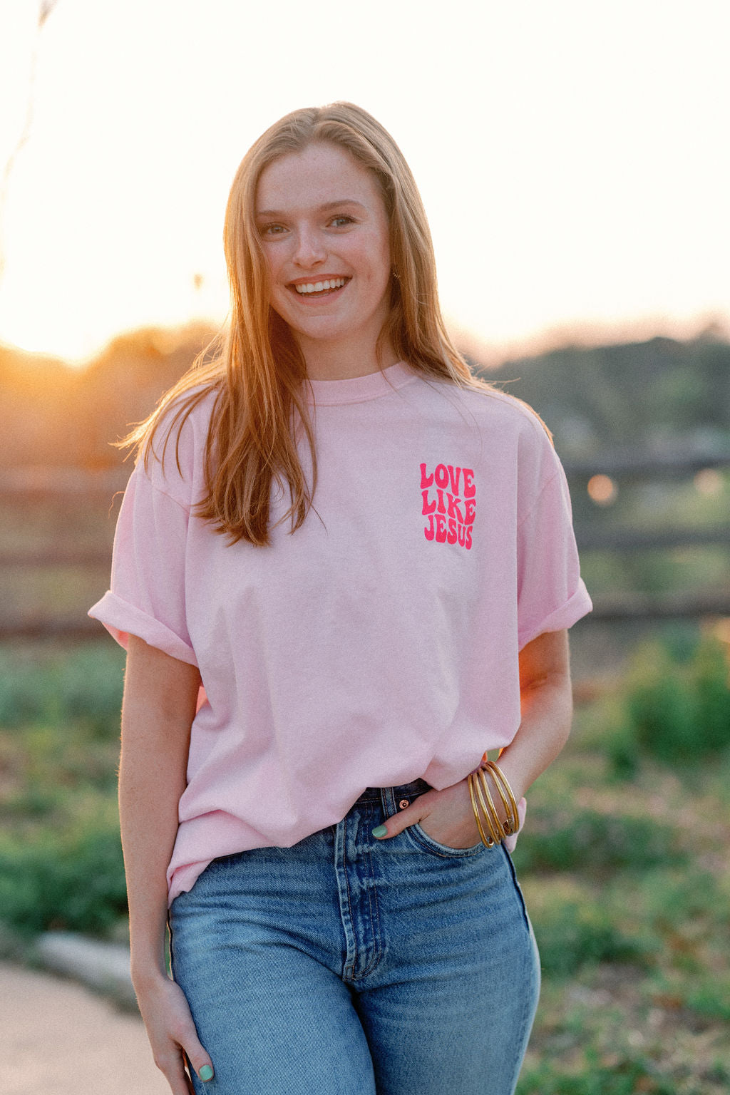 Love like Jesus Graphic Tee